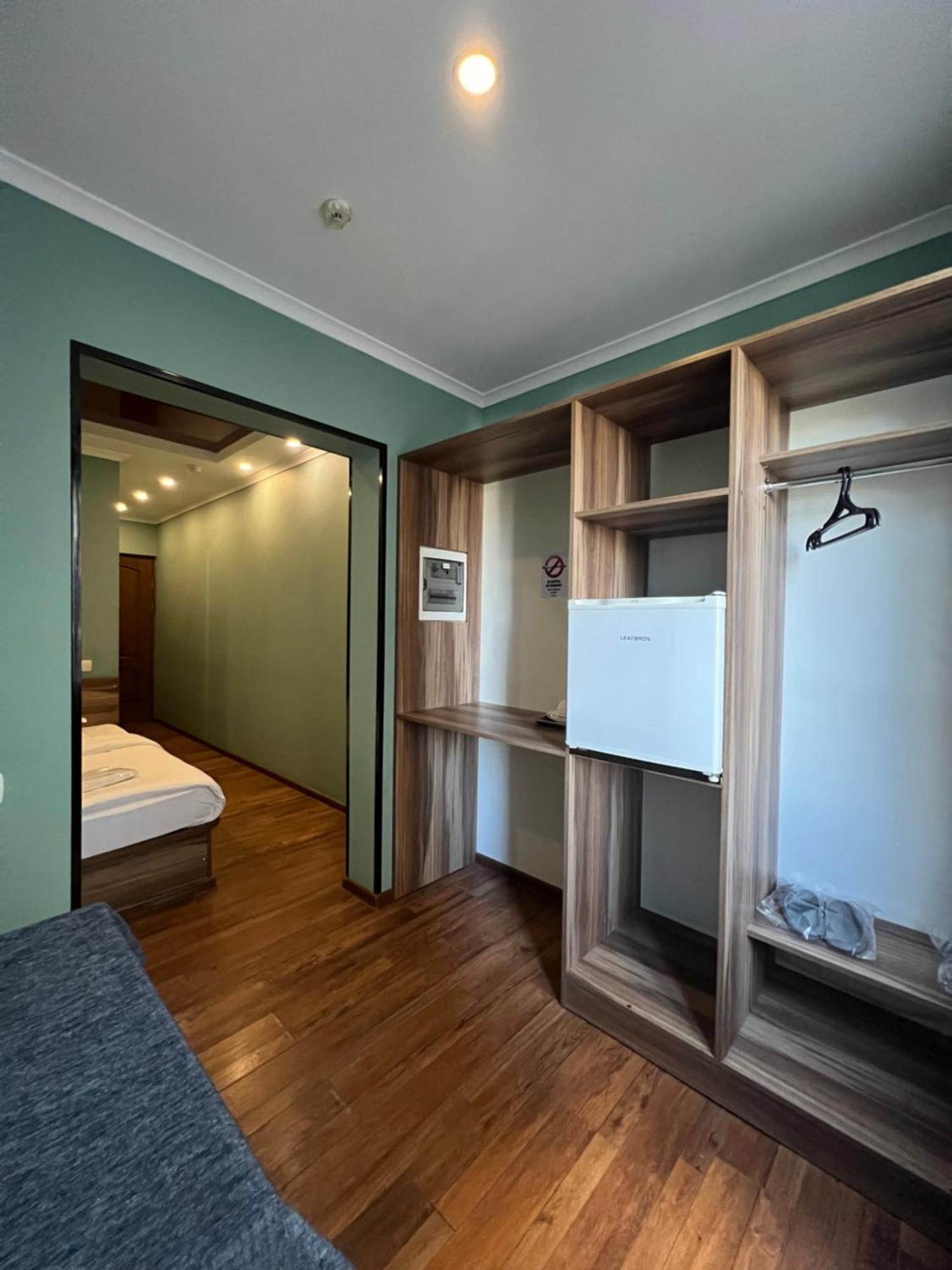 Salut Hotel บิชเคก ภายนอก รูปภาพ