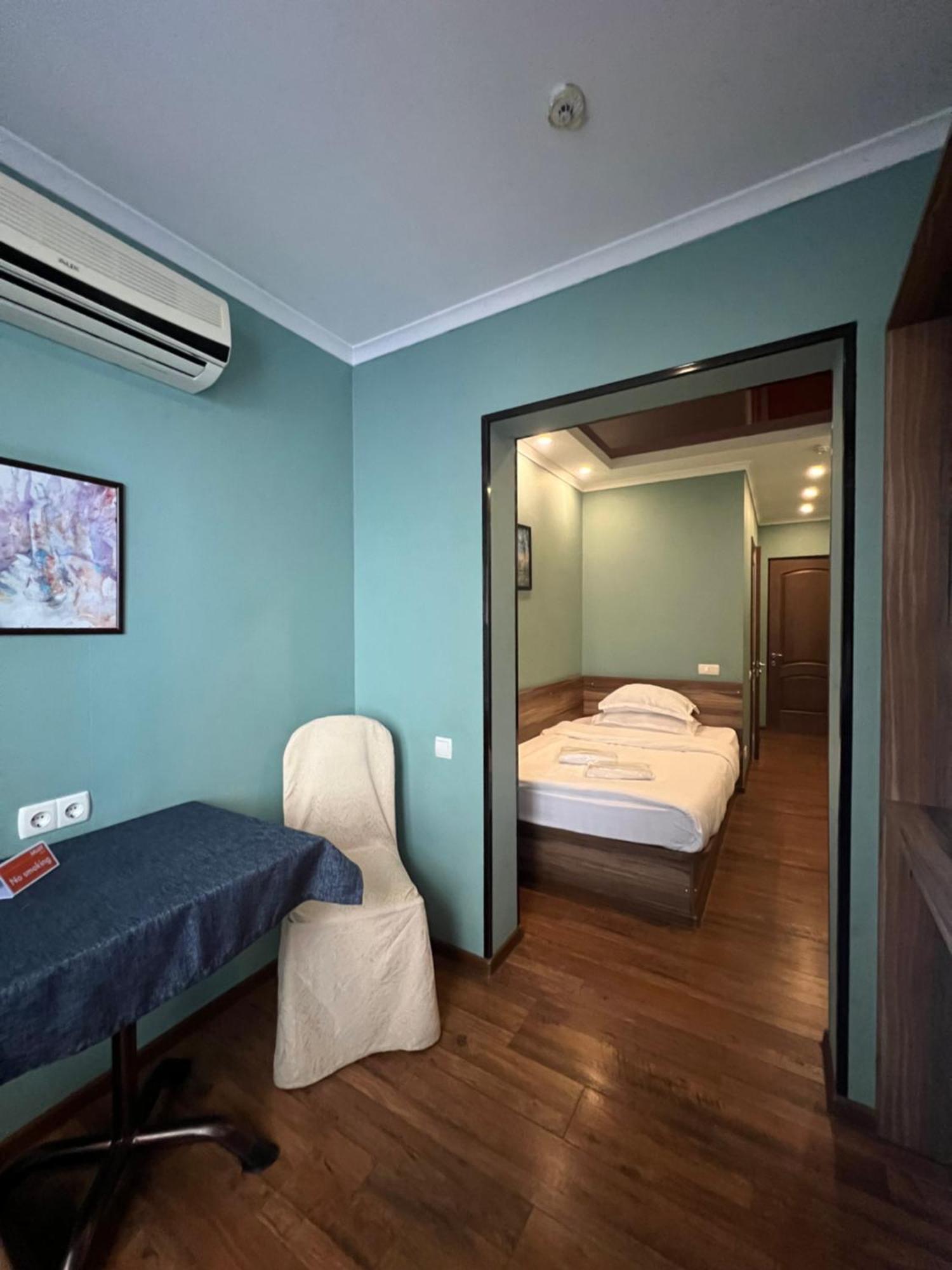 Salut Hotel บิชเคก ภายนอก รูปภาพ