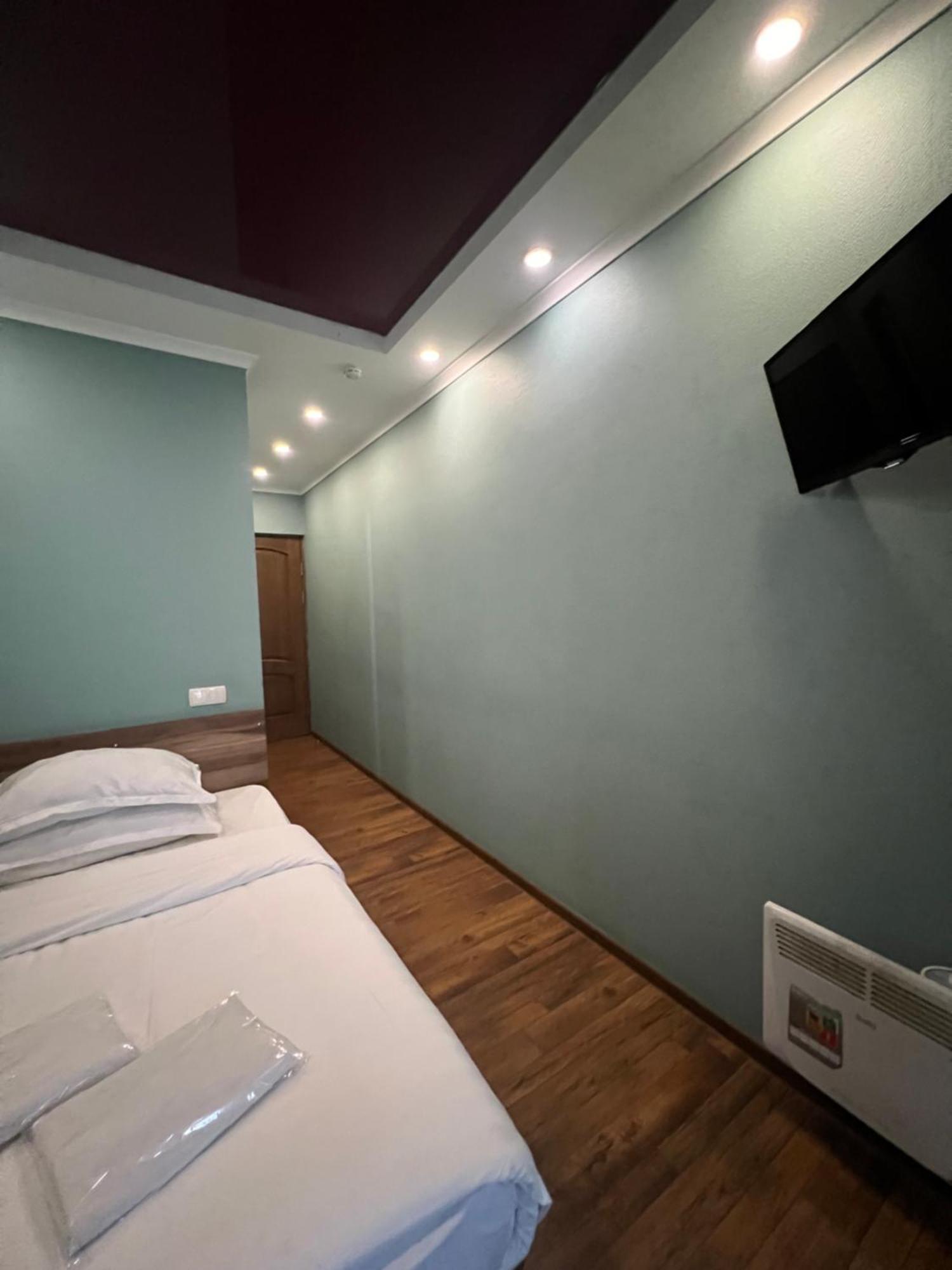 Salut Hotel บิชเคก ภายนอก รูปภาพ