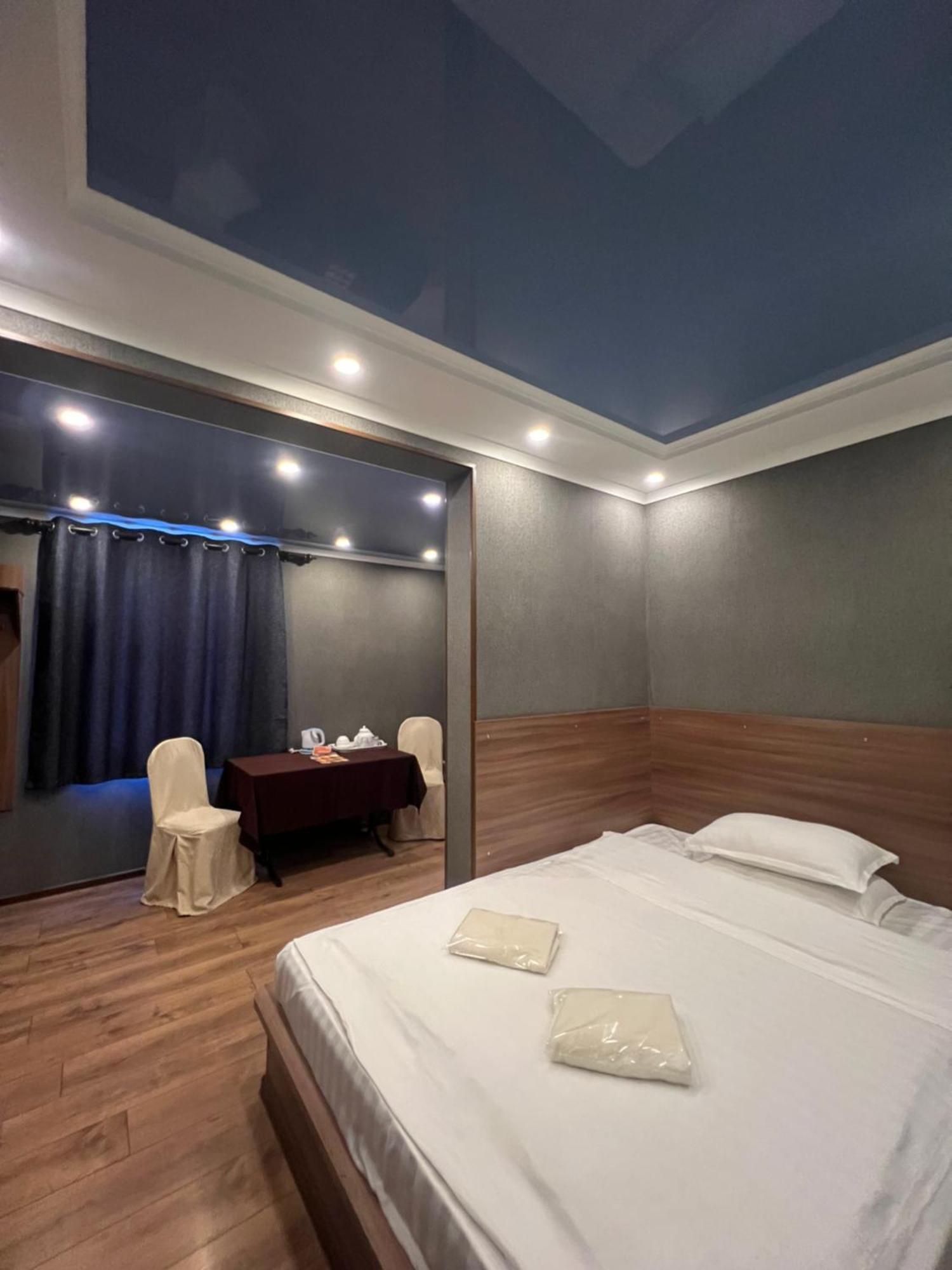 Salut Hotel บิชเคก ภายนอก รูปภาพ