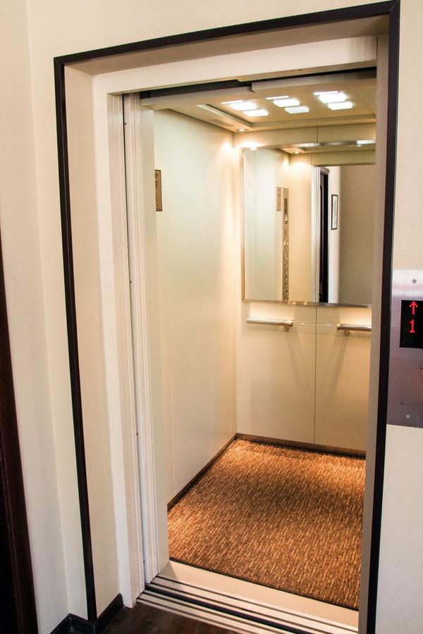Salut Hotel บิชเคก ภายนอก รูปภาพ