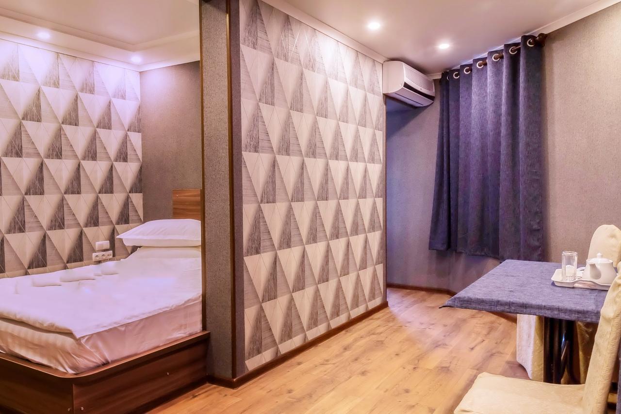 Salut Hotel บิชเคก ภายนอก รูปภาพ