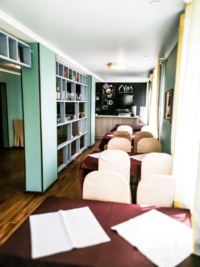 Salut Hotel บิชเคก ภายนอก รูปภาพ