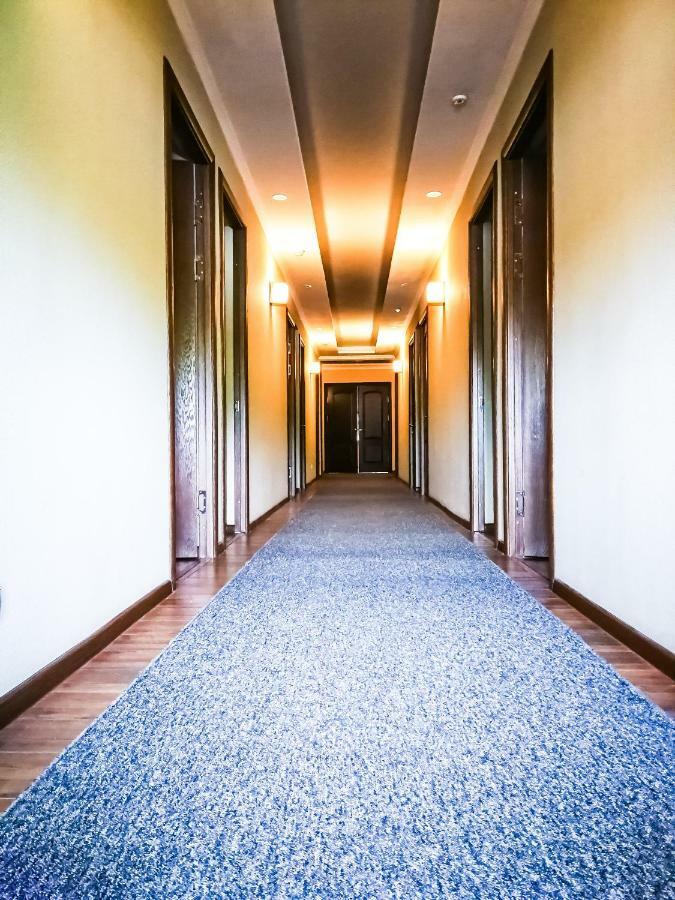 Salut Hotel บิชเคก ภายนอก รูปภาพ